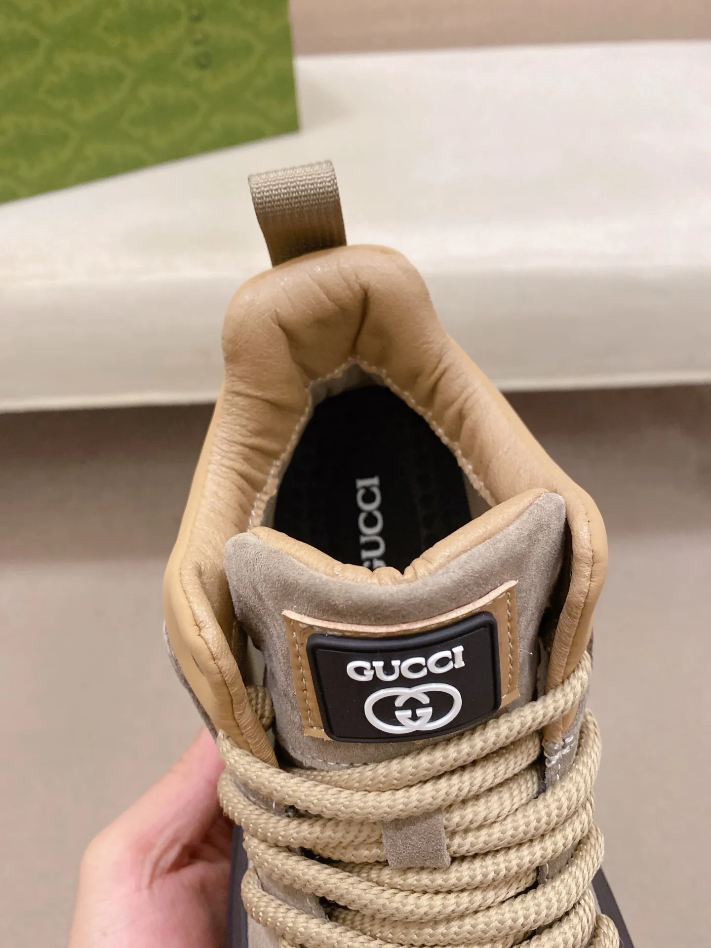 Men's men's shoes 💰 462💰🇮🇹🇮🇹GUCCI (Gucci) top 🔍🔍 new models are on sale at the same time at the counter. The uppers 🇮🇹 are imported from Italy and are made of top-grain cowhide. Fully imported genuine leather lining 💪💪, completely 1⃣️ to 1⃣️ replica 🇮🇹💪💪, ⚠ sole: original sole provided by the original factory, exclusive movable molded sole super comfortable, ⚠ original factory follow-up, 🔍🔍 high quality, you can go in and out of the counter at will, welcome to compare⚠. Code number:38-44